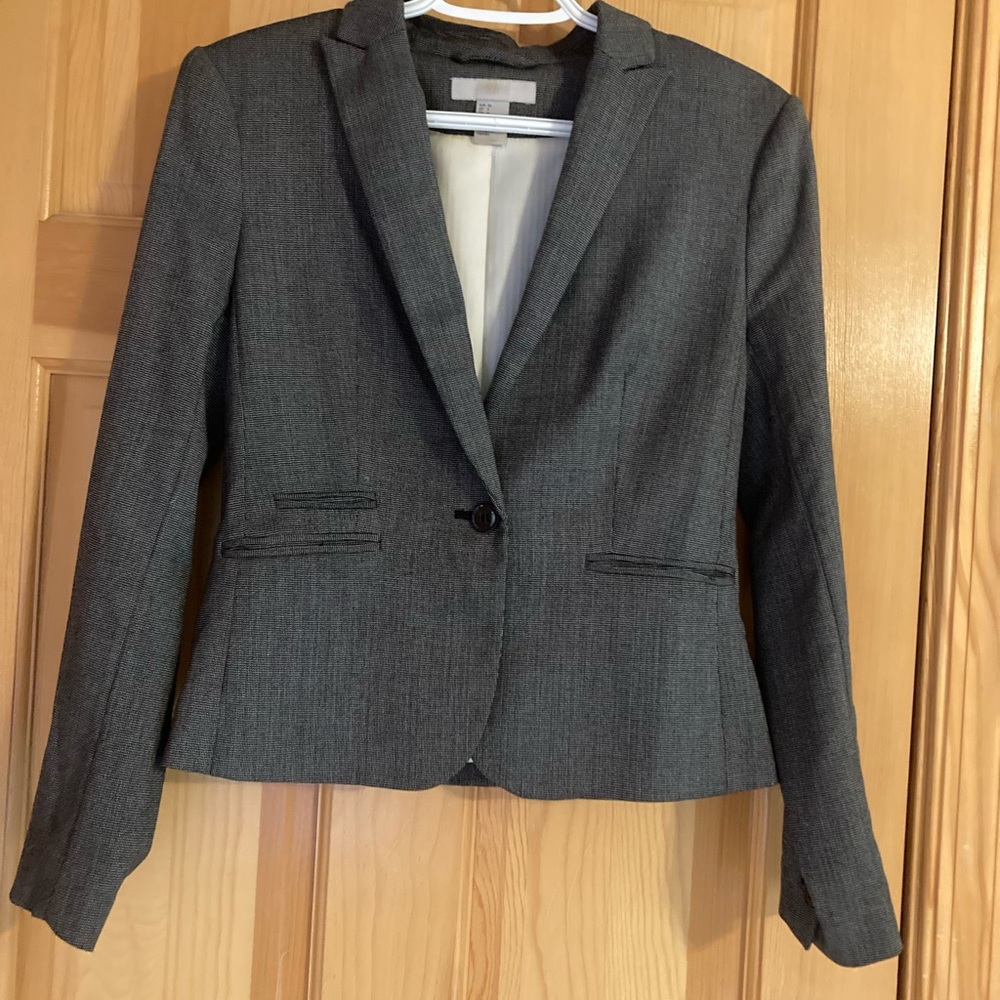 H&M Blazer - Picture 2 of 4